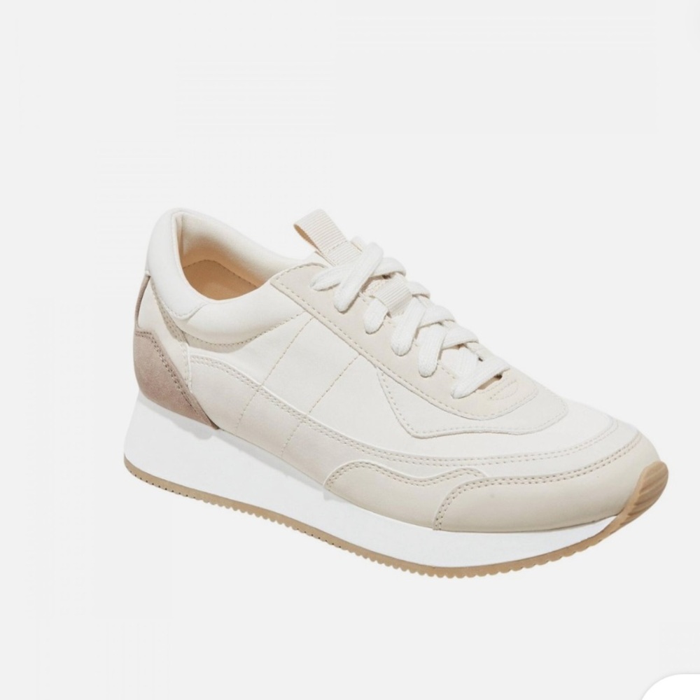 NWT universal Thread Courtney Sneakers Memory Foam Insole Light Beige Brown 8M